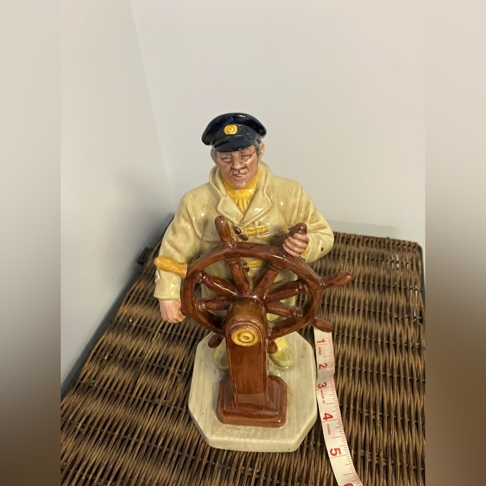 Royal Doulton Nautical Figure in Cream and Brown - Picture 9 of 10